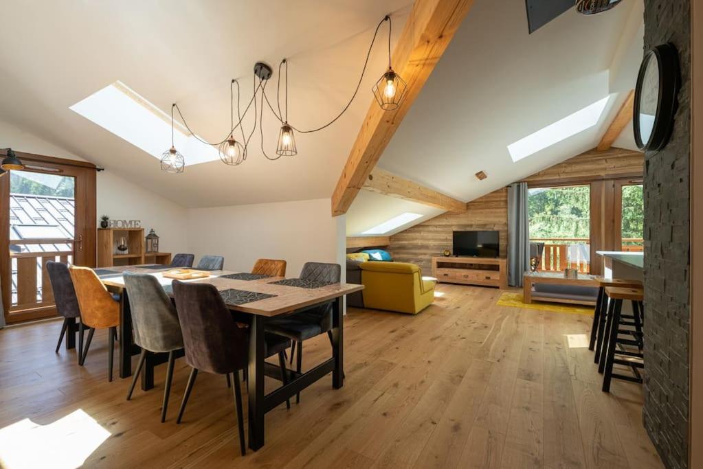 Les 3 Sophies - Chalet avec 3 chambres, 3 salles de bains et un parking, proche des Prodains