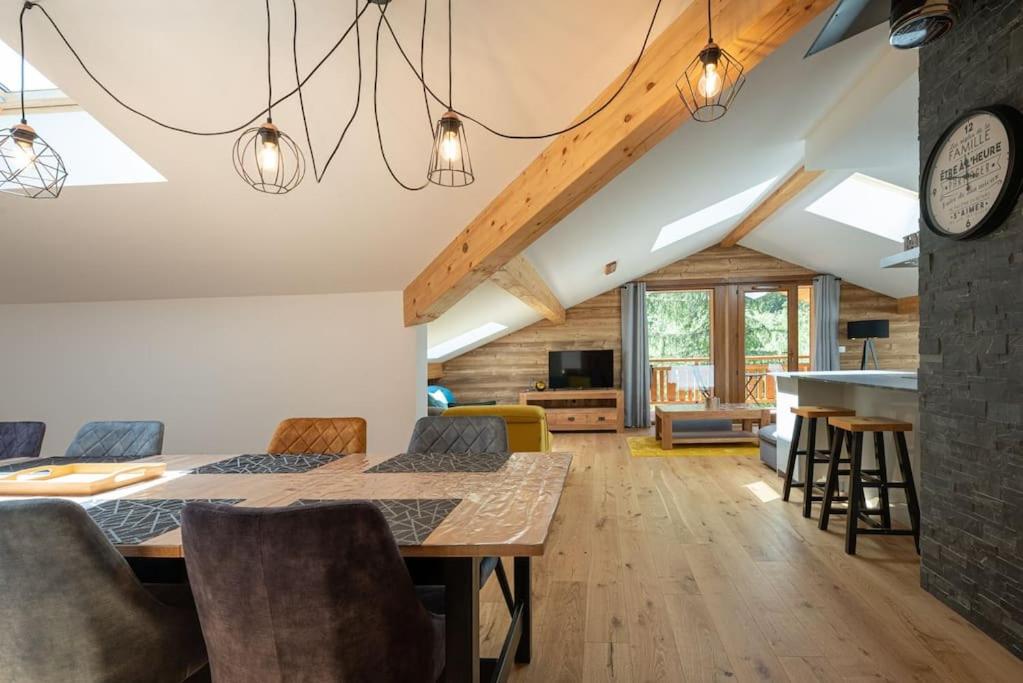 Les 3 Sophies - Chalet avec 3 chambres, 3 salles de bains et un parking, proche des Prodains photo 1