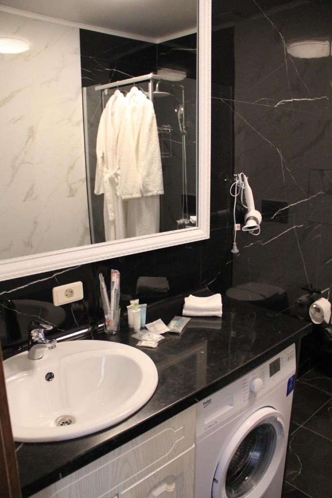 Golden Park Hotel photo 2