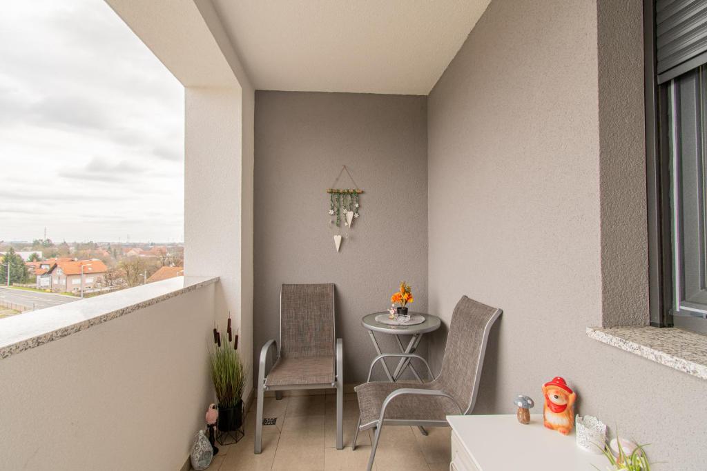 Flexible SelfCheckIns 42 - Zagreb - Luxury - Garage Parking - Loggia - Brand New photo 2