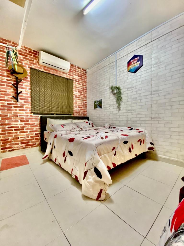 Putravilla Condominium Lovely & Spacious with Public Pool photo 1