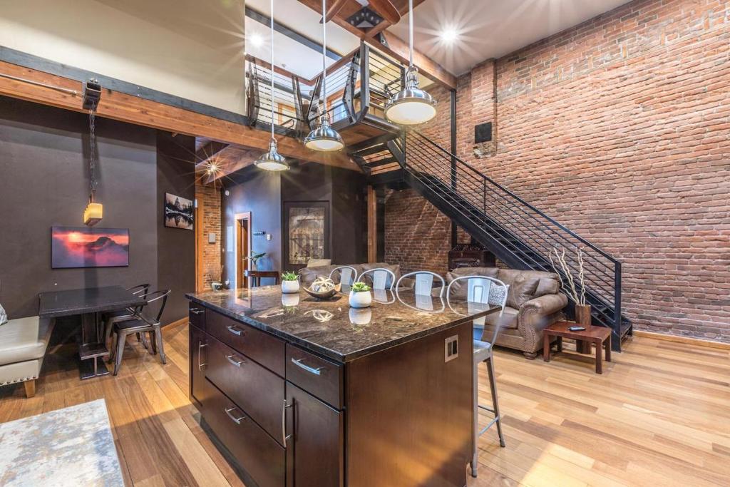 736 Main Street Loft photo 2