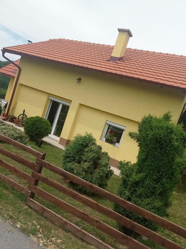 Njih tri apartmani photo 4