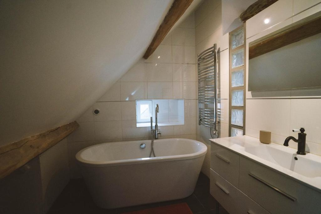 Bleausard’s Guest House, cozy place next to river photo 3