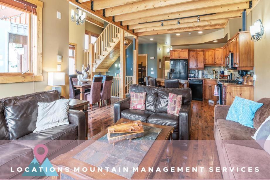Forest Lane Hideaway - Luxurious Family Friendly Home with Private Hot Tub