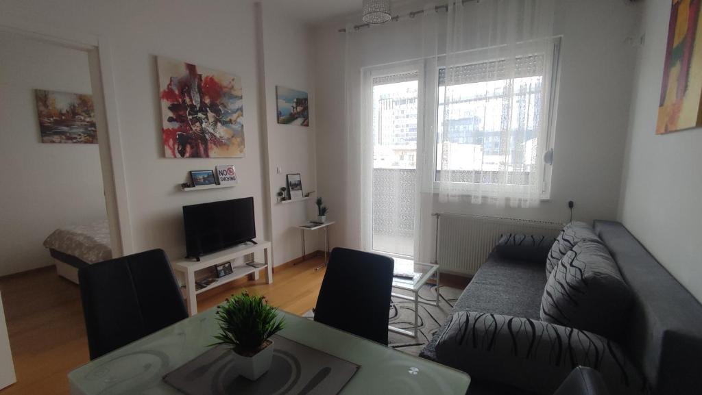 Centar Apartman MIKI photo 2