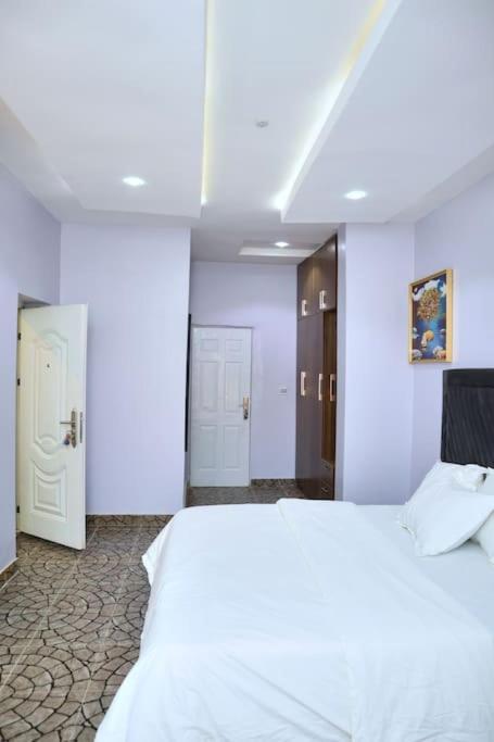 Lush Meadows Apartments photo 1