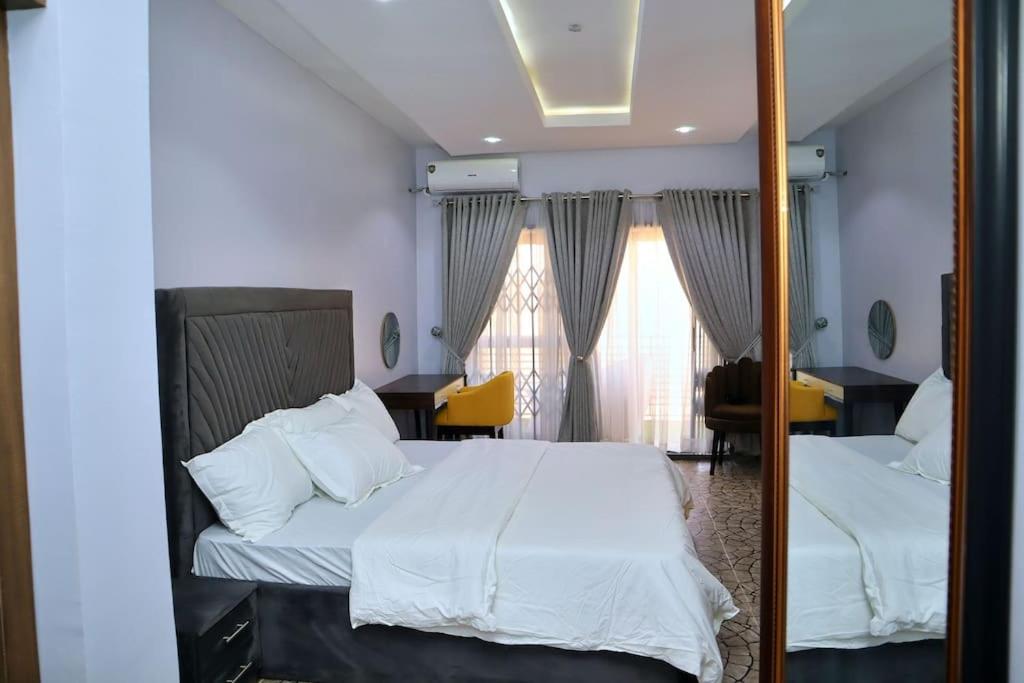 Lush Meadows Apartments photo 2