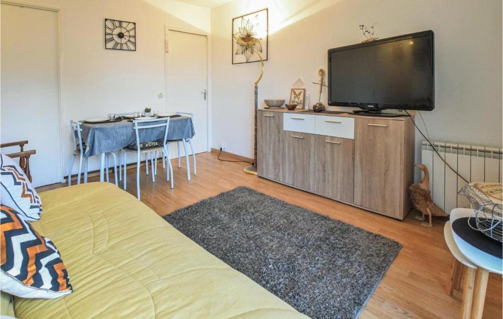 Amazing Apartment In Blonville-sur-mer With 1 Bedrooms photo 4