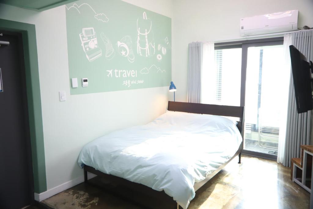 LikeU Guest house - Tap to explore photos