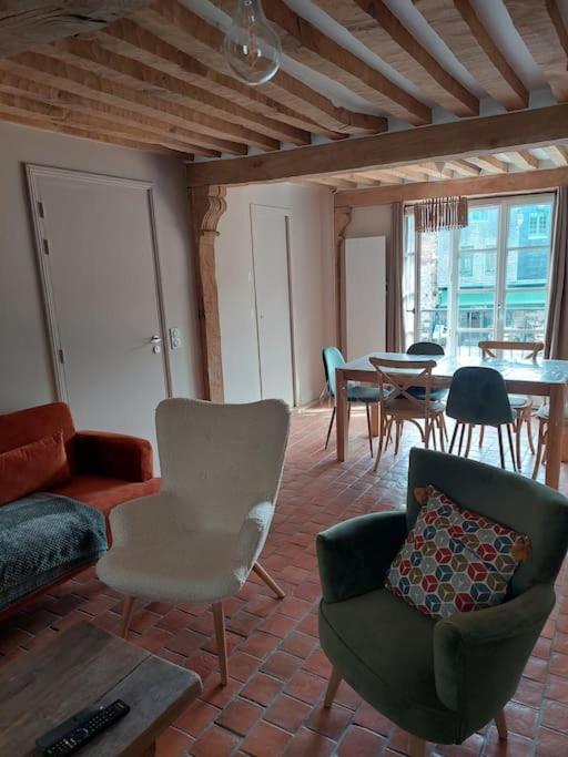 Un Brin de folie dans le centre de Honfleur photo 1