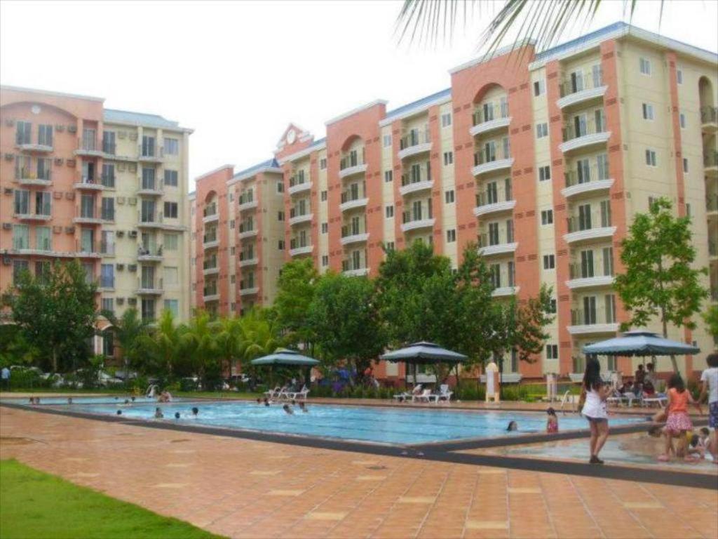 CHATEAU ELYSEE A13 Near Resto And Sm Mall/Airport, Metro Manila