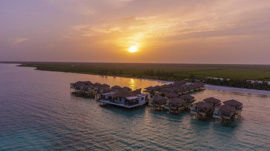 Palafitos Overwater Bungalows El Dorado Maroma - Adults Only photo 3