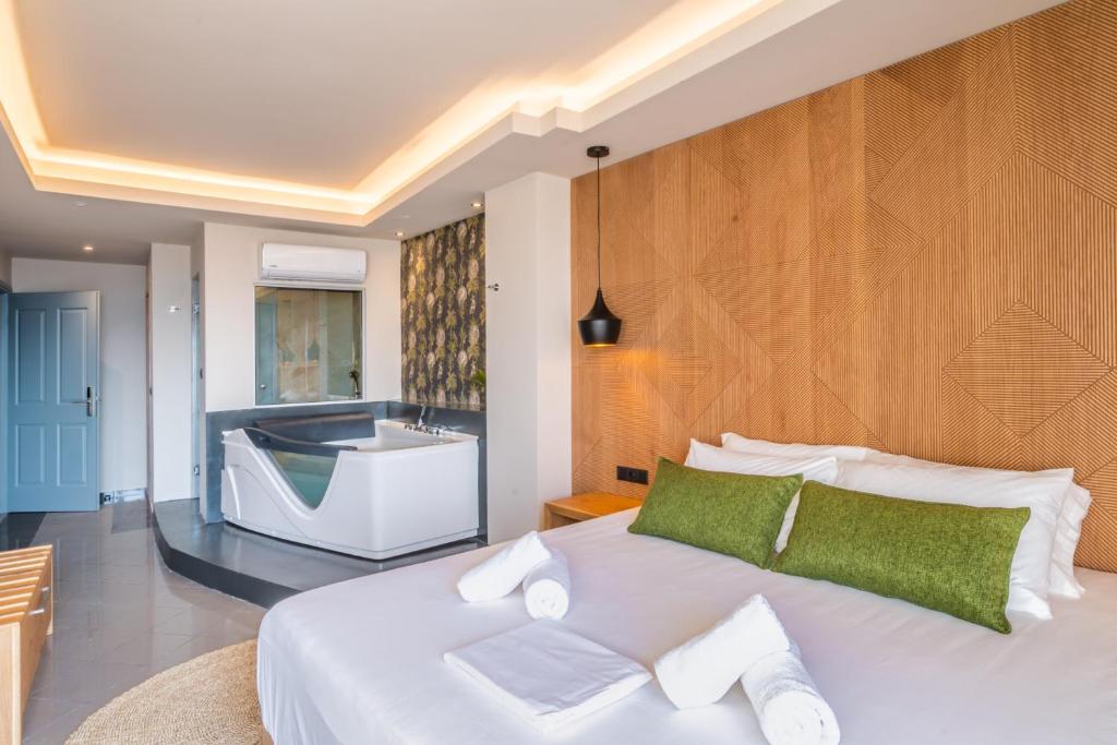Sea View Apartment With Jacuzzi photo 4