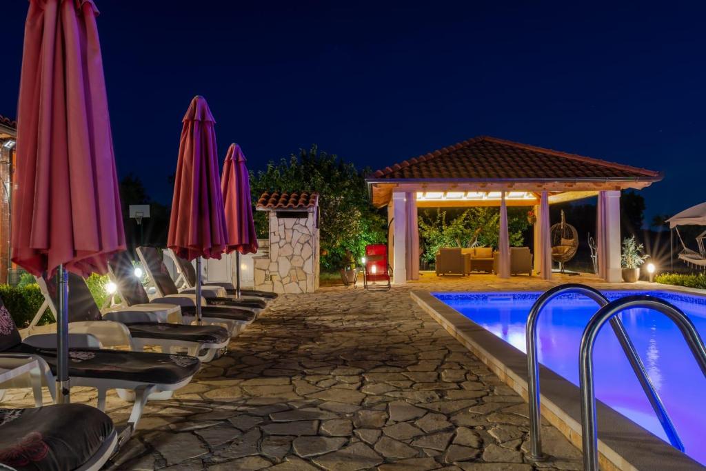 House vacation with pool,near Šibenik photo 1