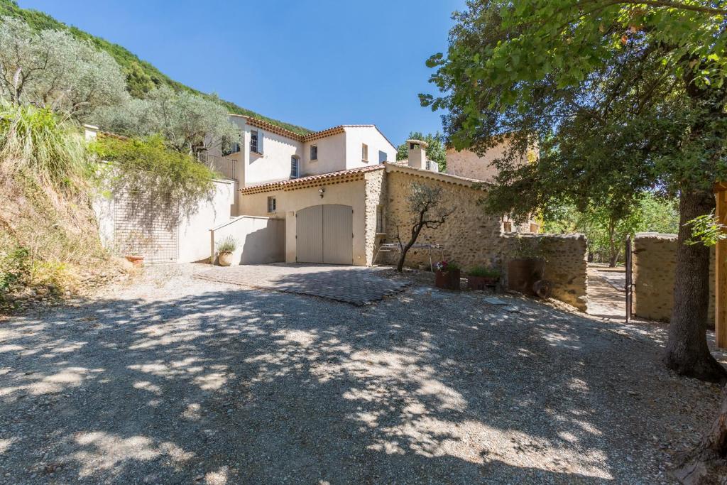 Le charme d'un pigeonnier provençal avec piscine photo 2