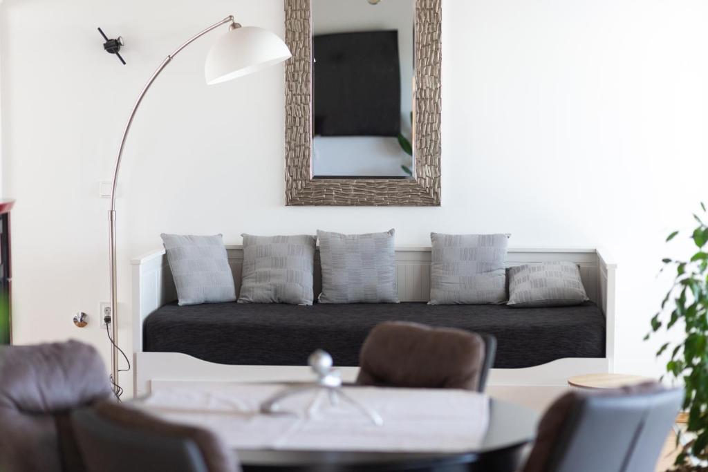 Officinalis - Family Vacation House photo 1