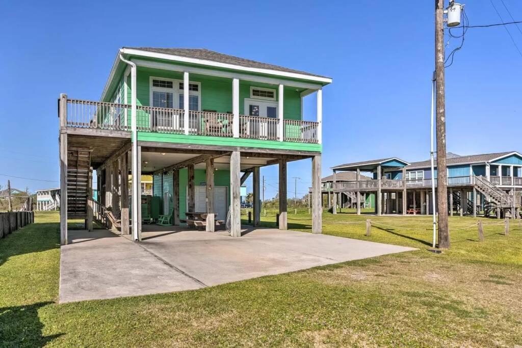 Coastal Heaven - Crystal Beach Relaxing Beach Home photo 4