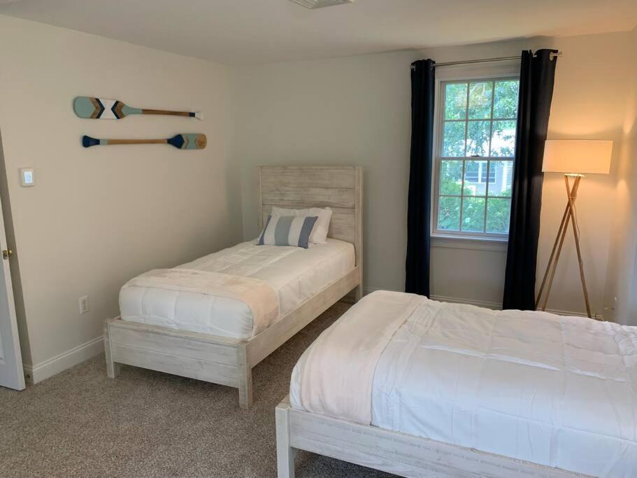 56Beachway-Private beach Refreshed in 2022 Cozy photo 1