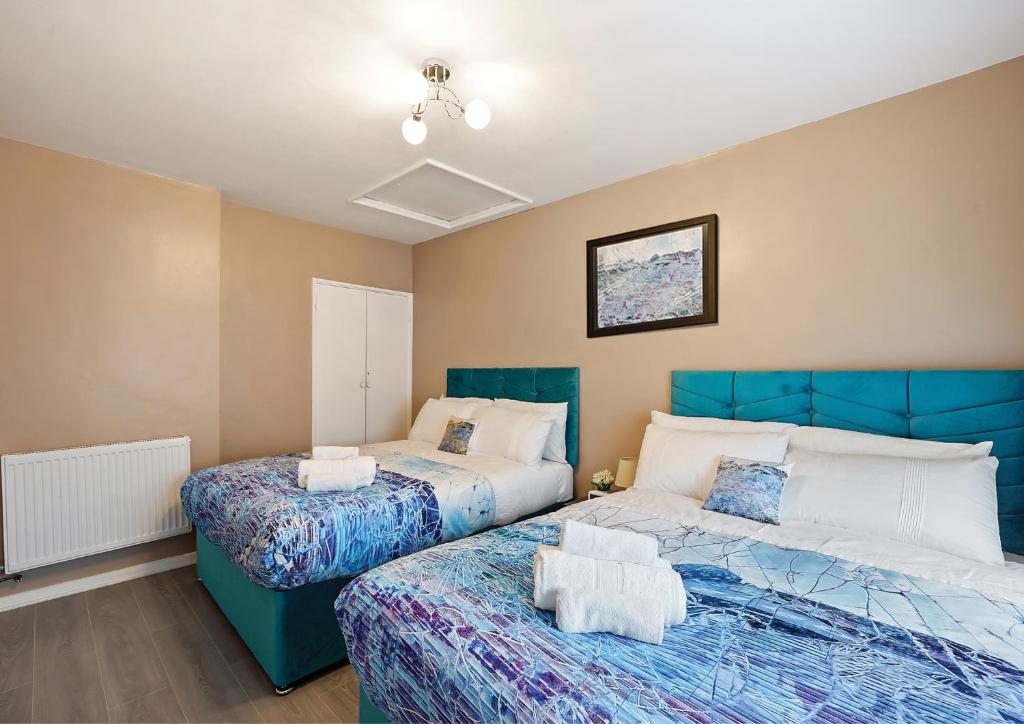 Three Bed Luxury Home in London photo 3