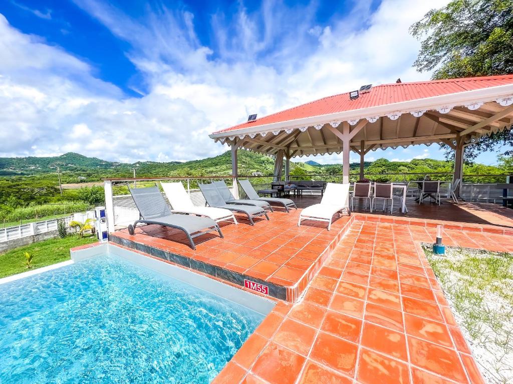 Villa de 3 chambres avec piscine privee jardin clos et wifi a Le Vauclin a 6 km de la plage