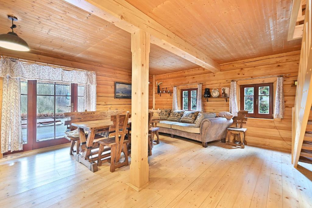 Wooden house in the heart of the Giant Mountains with own hill photo 3