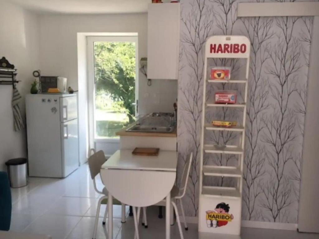 Romantic holiday home in Précy with garden photo 2