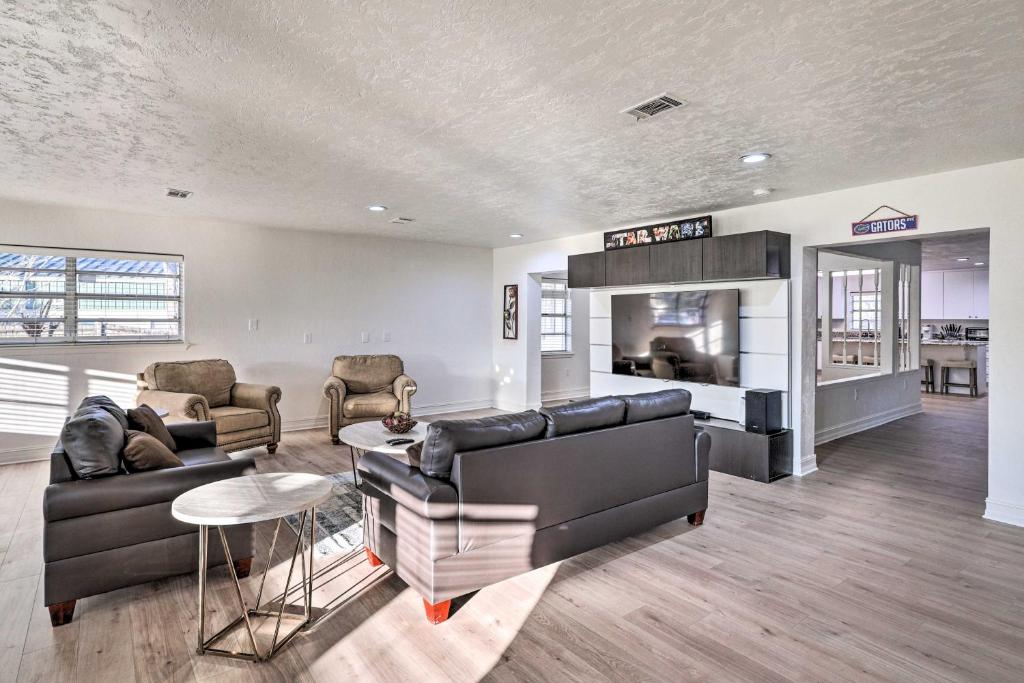 Spacious Gainesville Retreat with Backyard! photo 4