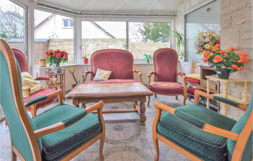 Beautiful Home In Ver-sur-mer With Indoor Swimming Pool, Wifi And Swimming Pool photo 2