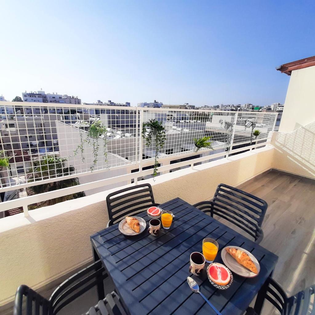 Sea Breeze Central, 2bed photo 3