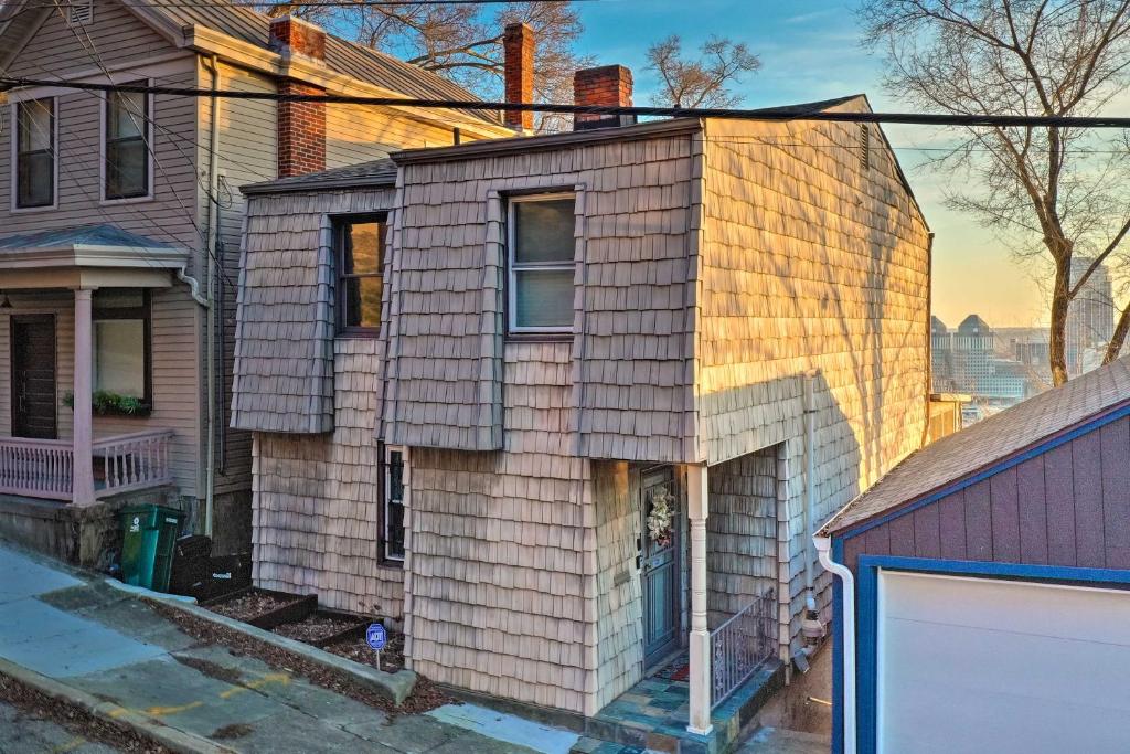 Cincinnati Home, Patio with Downtown Views! photo 2