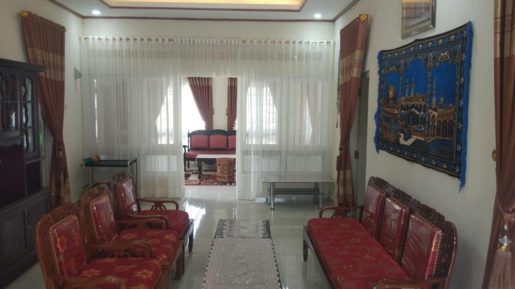 HOMESTAY PARAK KAYU photo 1