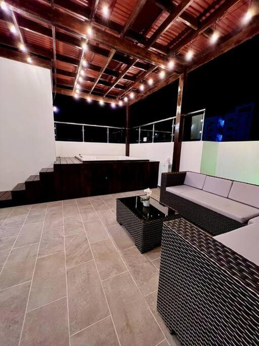 Magnificent Pent House w/Jacuzzi photo 3