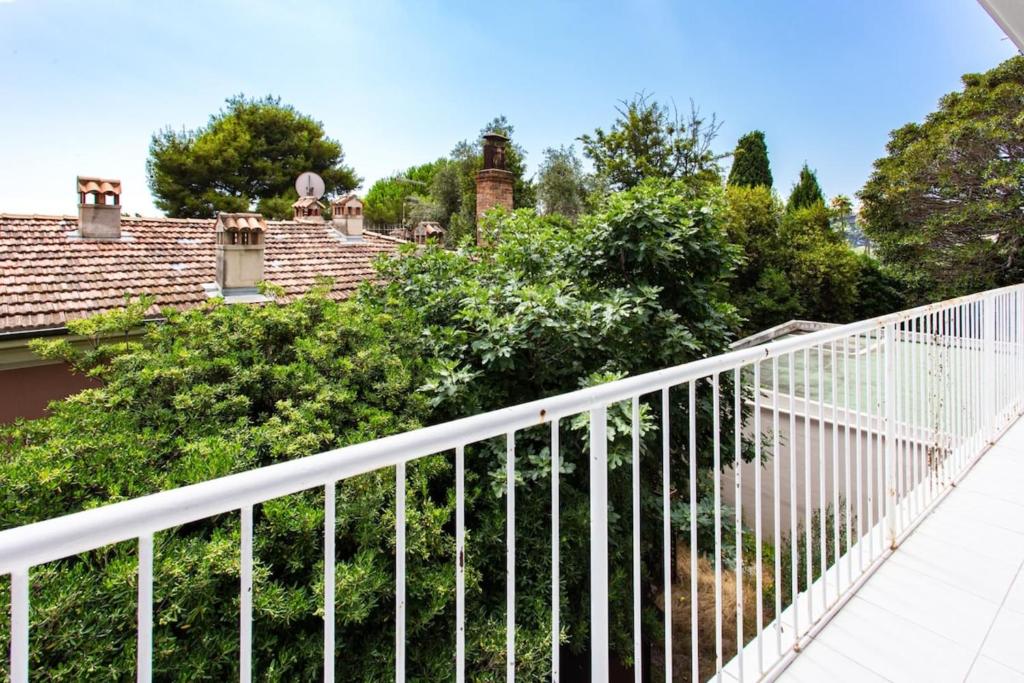 Charming Furnished Apartment With A Balcony in A Quiet Area photo 1