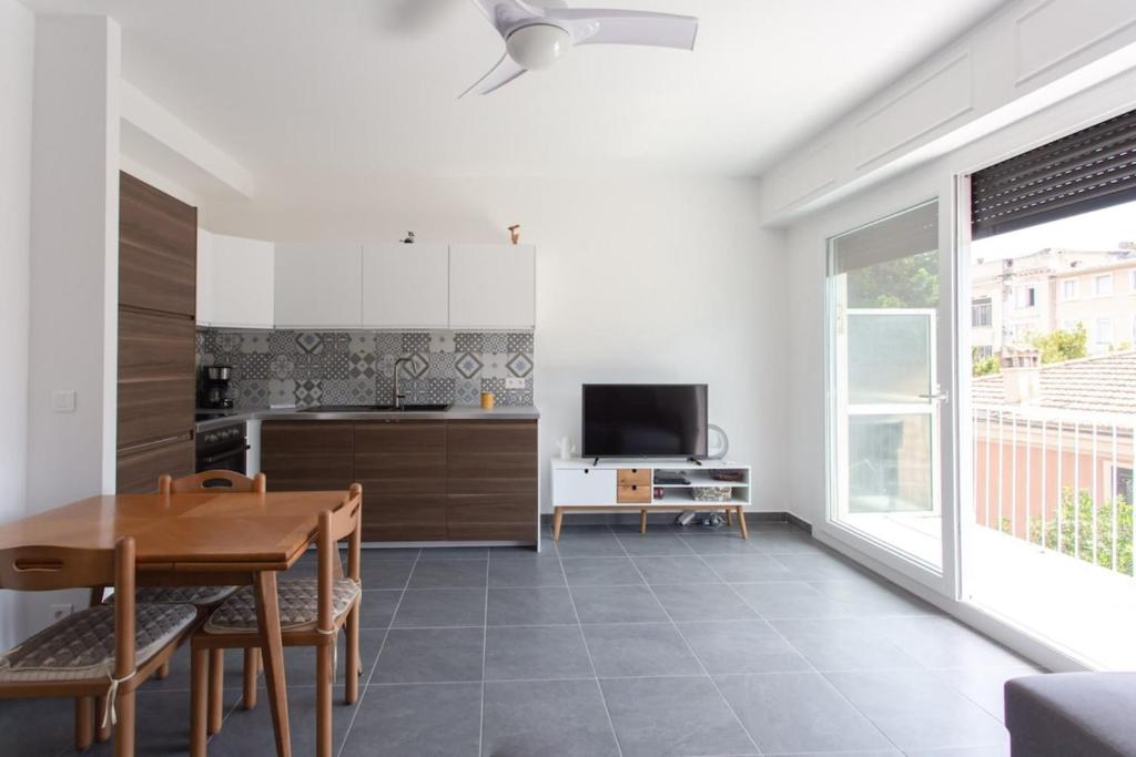 Charming Furnished Apartment With A Balcony in A Quiet Area