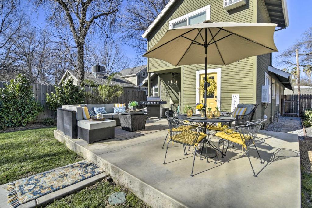 Ideally Located Chico Home - Fire Pit and Grill photo 1