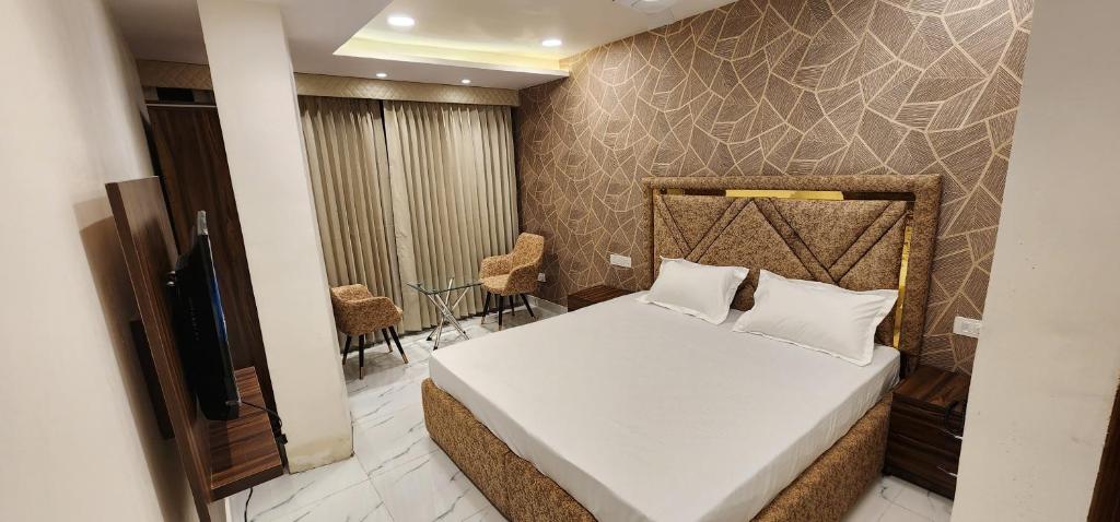 OVEL HOTEL (SKY VIEW)
