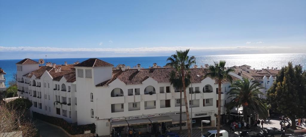Nerja Gaviota holidays piscina y playa photo 4