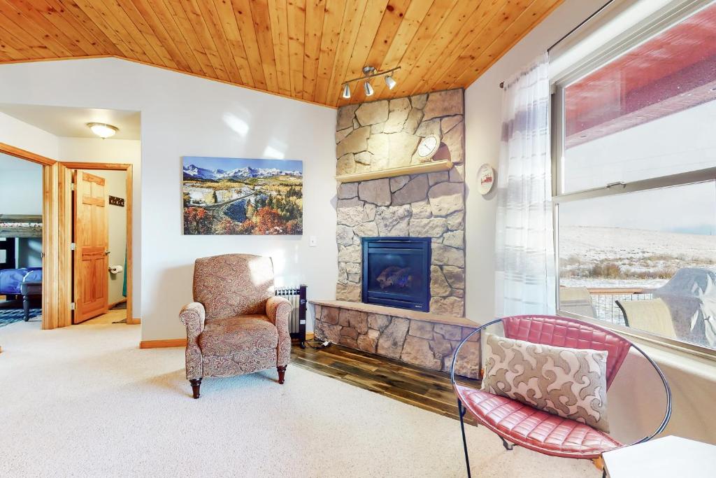 Creekside Home in Fairplay photo 3