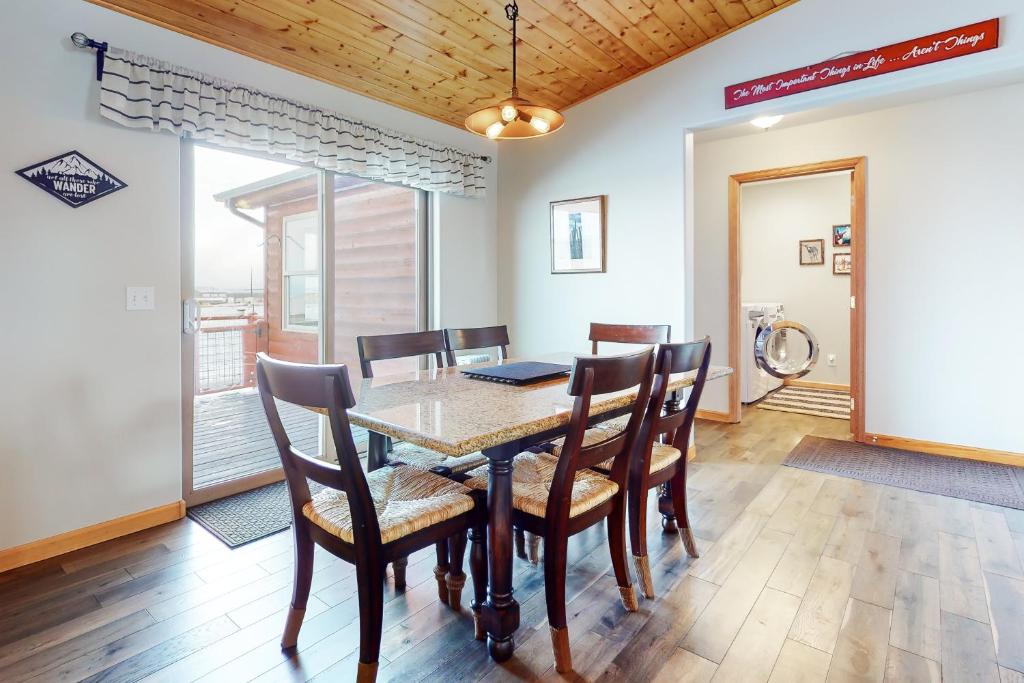 Creekside Home in Fairplay photo 4