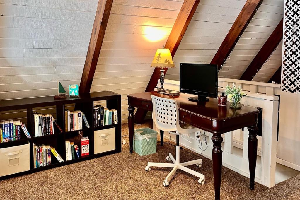 Cozy Cabin Retreat photo 3
