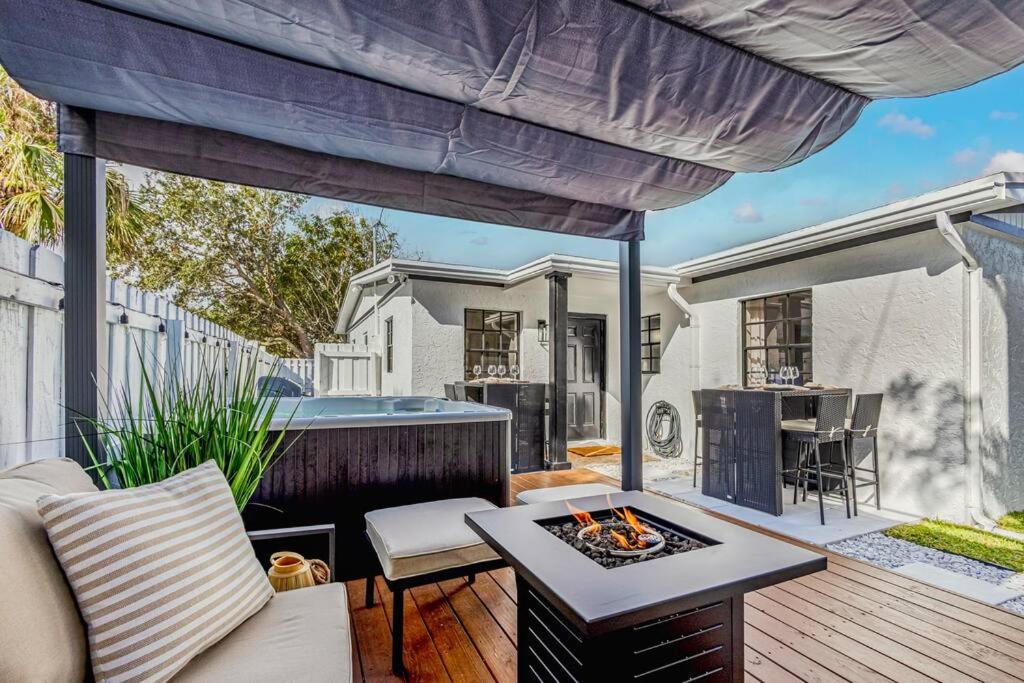 * NEW* The Bungalow Jupiter! - Moremoments Rentals photo 1