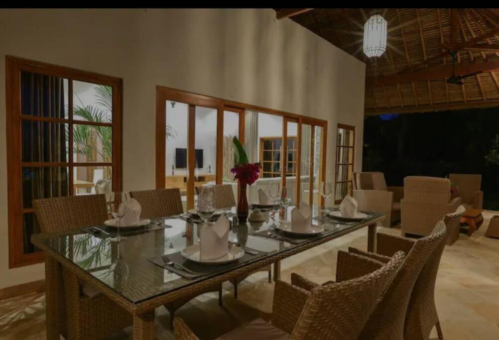 Beachfront Private VILLA & POOL photo 3