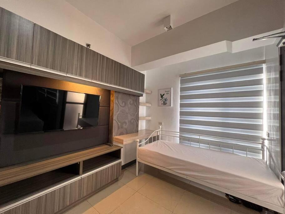 Budget deal for 5 mabolo garden flats 14th floor photo 2