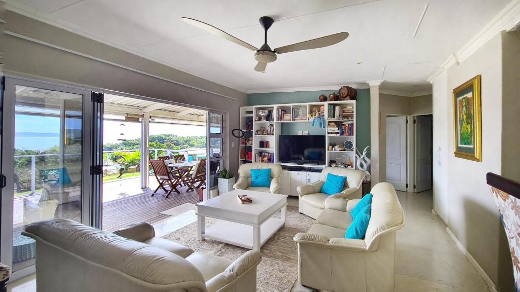Myne Beach House photo 2