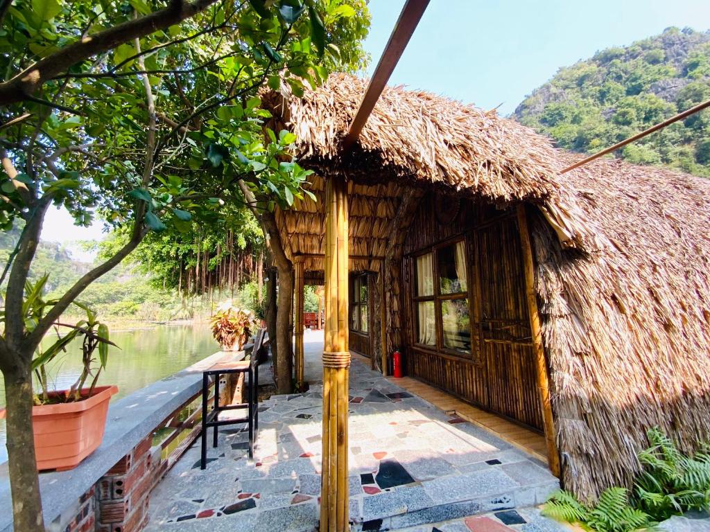 Tam Coc Bungalow