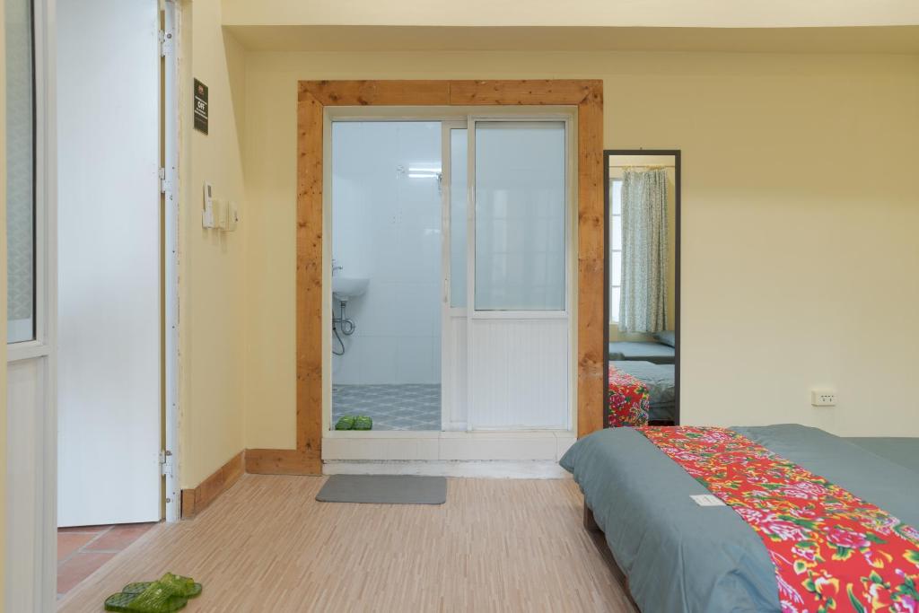 Budget Cool Retro Room with Big Outdoor Terrance