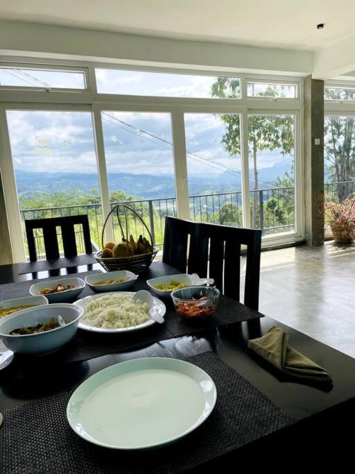 2 Bedroom villa amidst Hanthana south mountains - Cloudscape Kandy photo 4