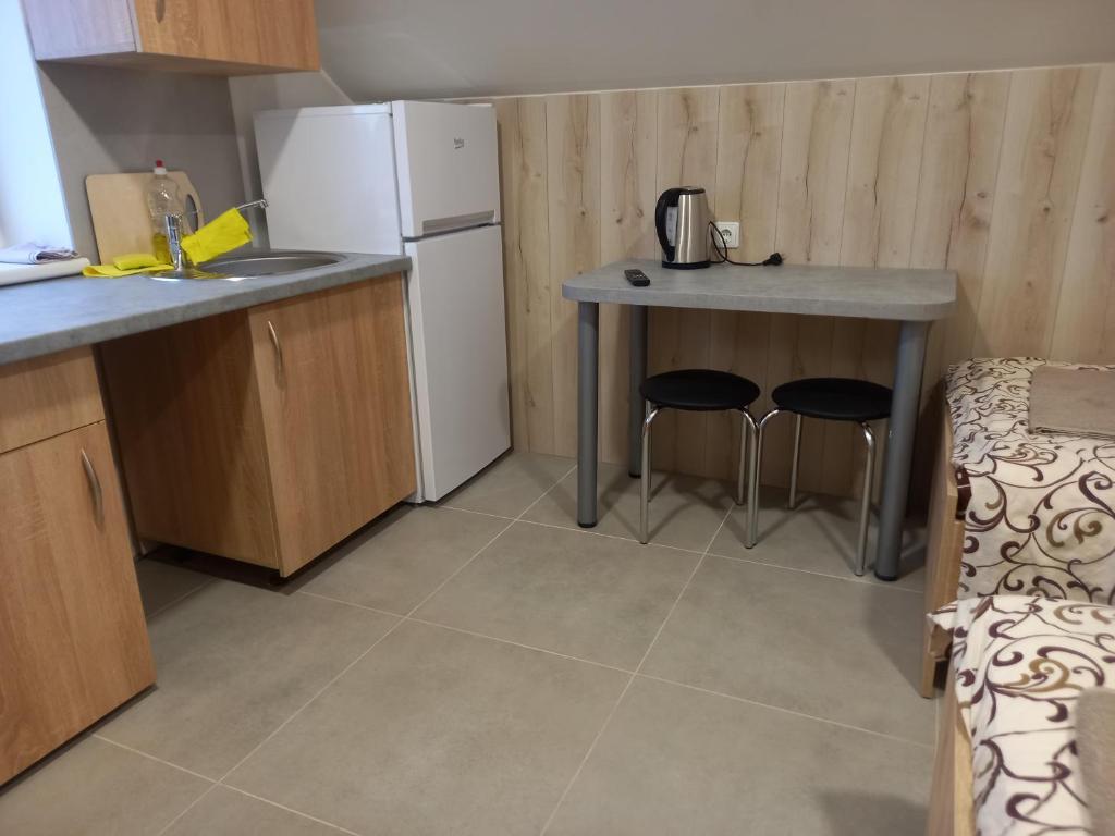 ROOMS FOR RENT photo 4