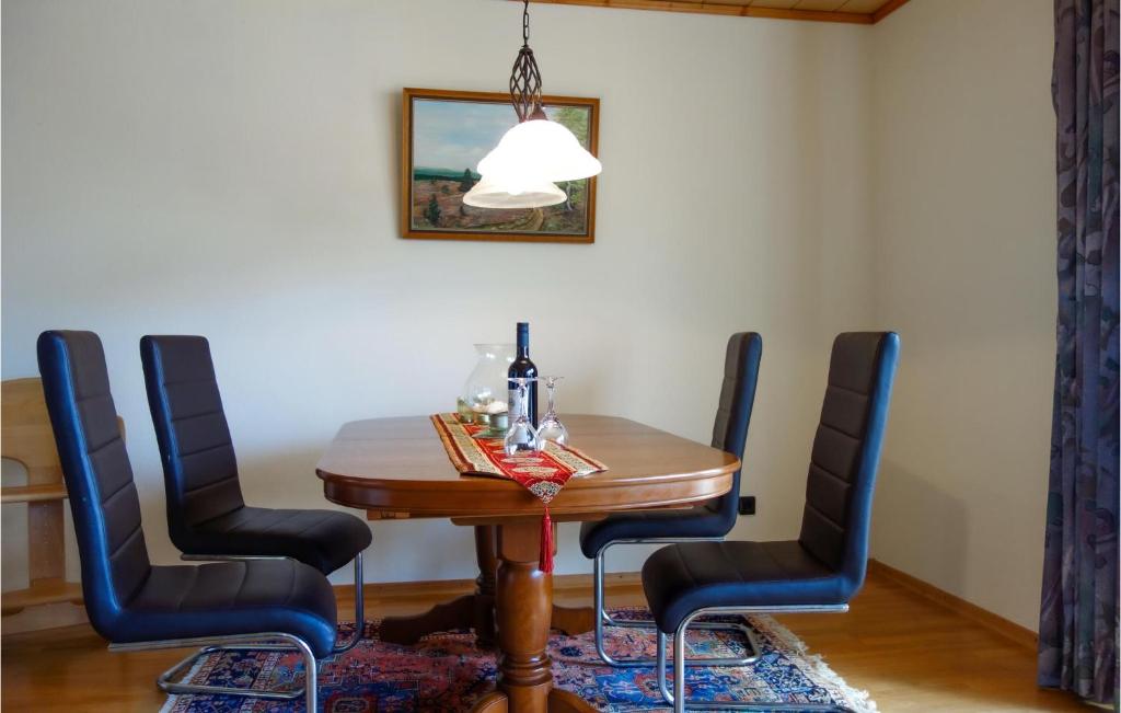 Beautiful Home In Uetze With Wifi And 2 Bedrooms photo 3